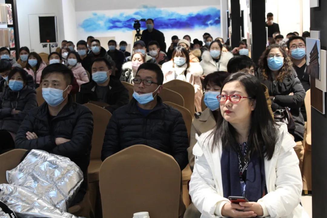 恭喜！華洲木業(yè)（陜西）運(yùn)營中心首航儀式暨供應(yīng)鏈賦能模式發(fā)布會圓滿舉辦！(圖10)