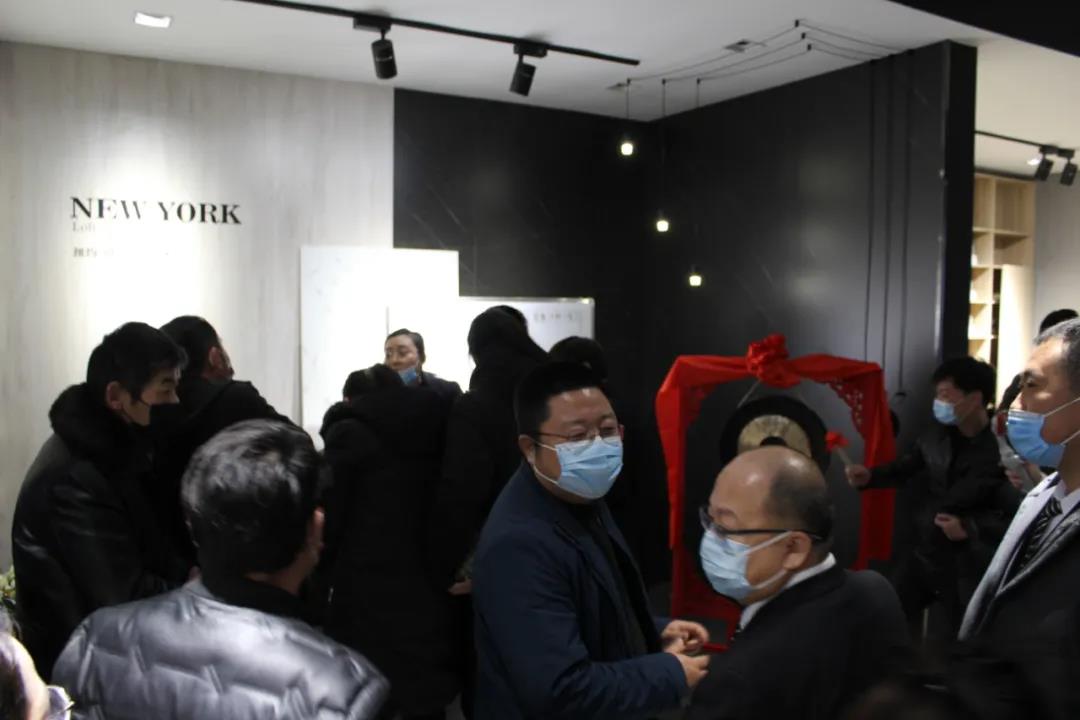 恭喜！華洲木業(yè)（陜西）運(yùn)營中心首航儀式暨供應(yīng)鏈賦能模式發(fā)布會圓滿舉辦！(圖20)