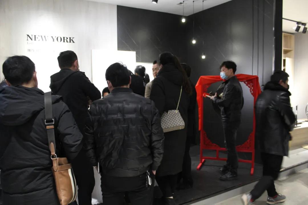 恭喜！華洲木業(yè)（陜西）運(yùn)營中心首航儀式暨供應(yīng)鏈賦能模式發(fā)布會圓滿舉辦！(圖21)